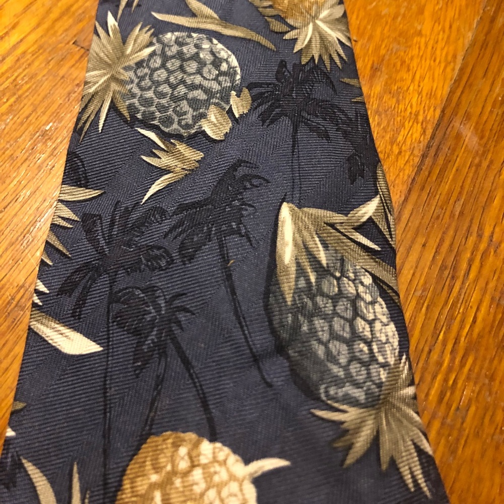 Tommy Bahamas silk tie